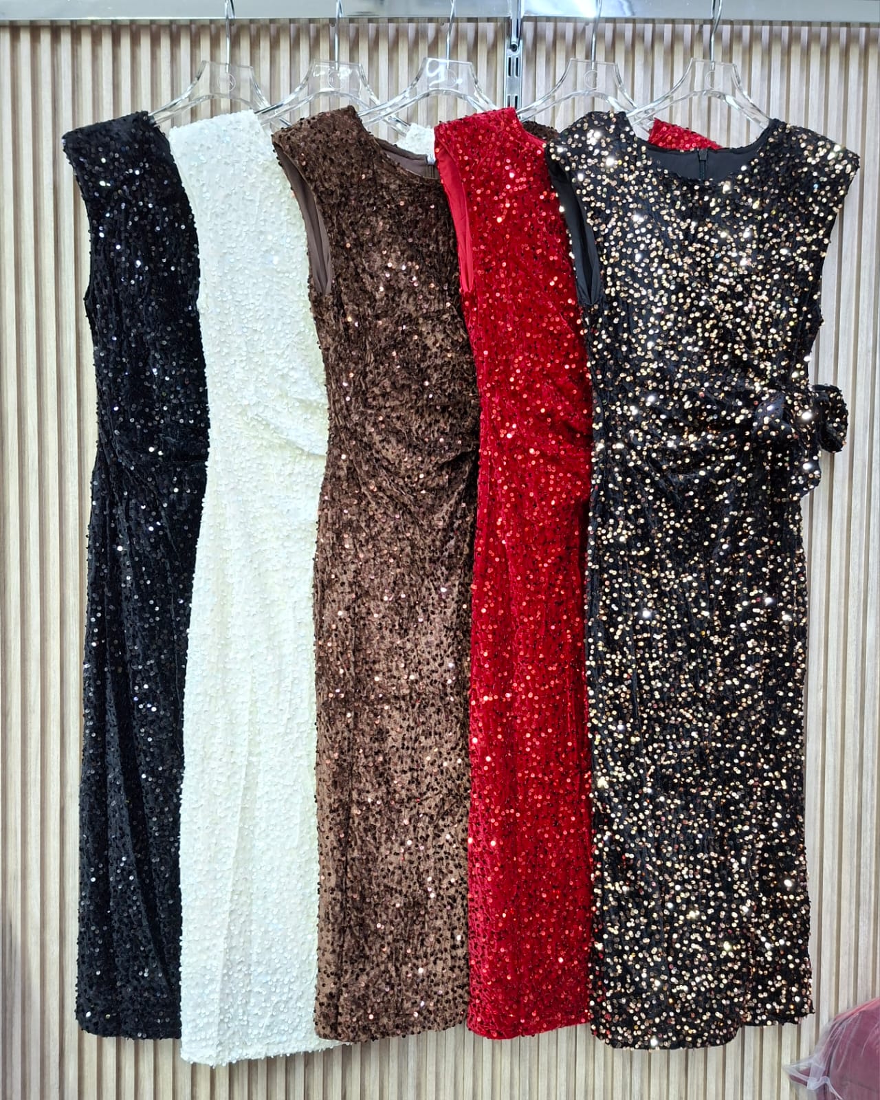 Vestido Lentejuelas ST24641 Daniela. Modelo Clasico Elegante, Con Un Toque Apasionado, Ideal Para Estas Fechas Decembrinas O Bien Para Cualquier Evento Especial.