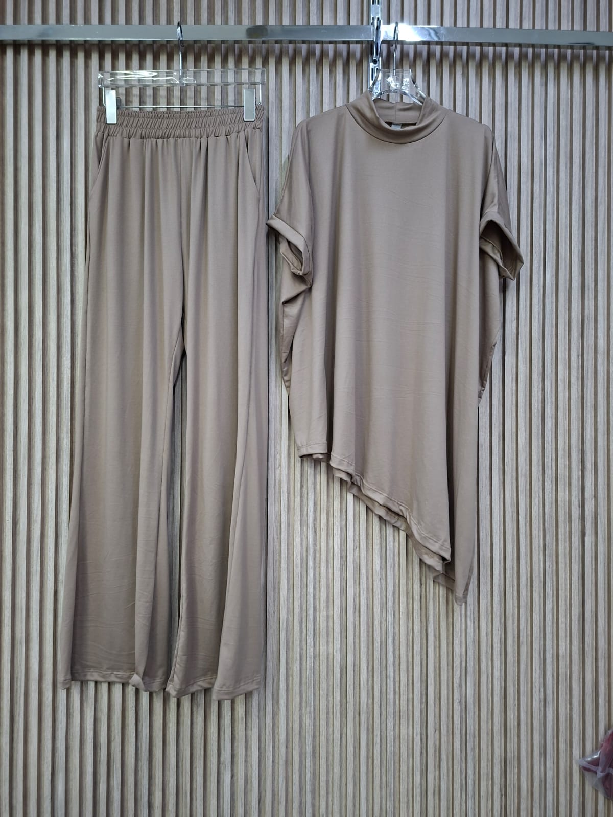 Set Amelia Brush. Modelo Comodo, Fresco, Casual, Para Uso Del Dia  A Dia, De Tela Suave, Para Tallas Curvy, Super Femenino.