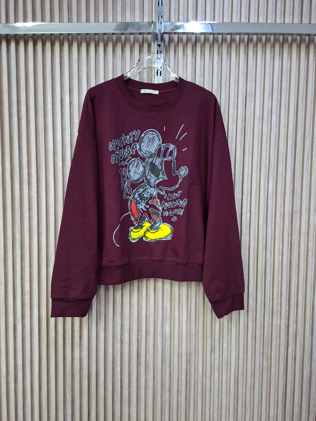 Sudadera Terry Grafiti. Ideal Para Sentirte Comoda, Con Un Poco De Humor, El Estampado Le Da Un Estilo De Aire Moderno, Una Prenda Basica, Pero Con Mucha Personalidad.