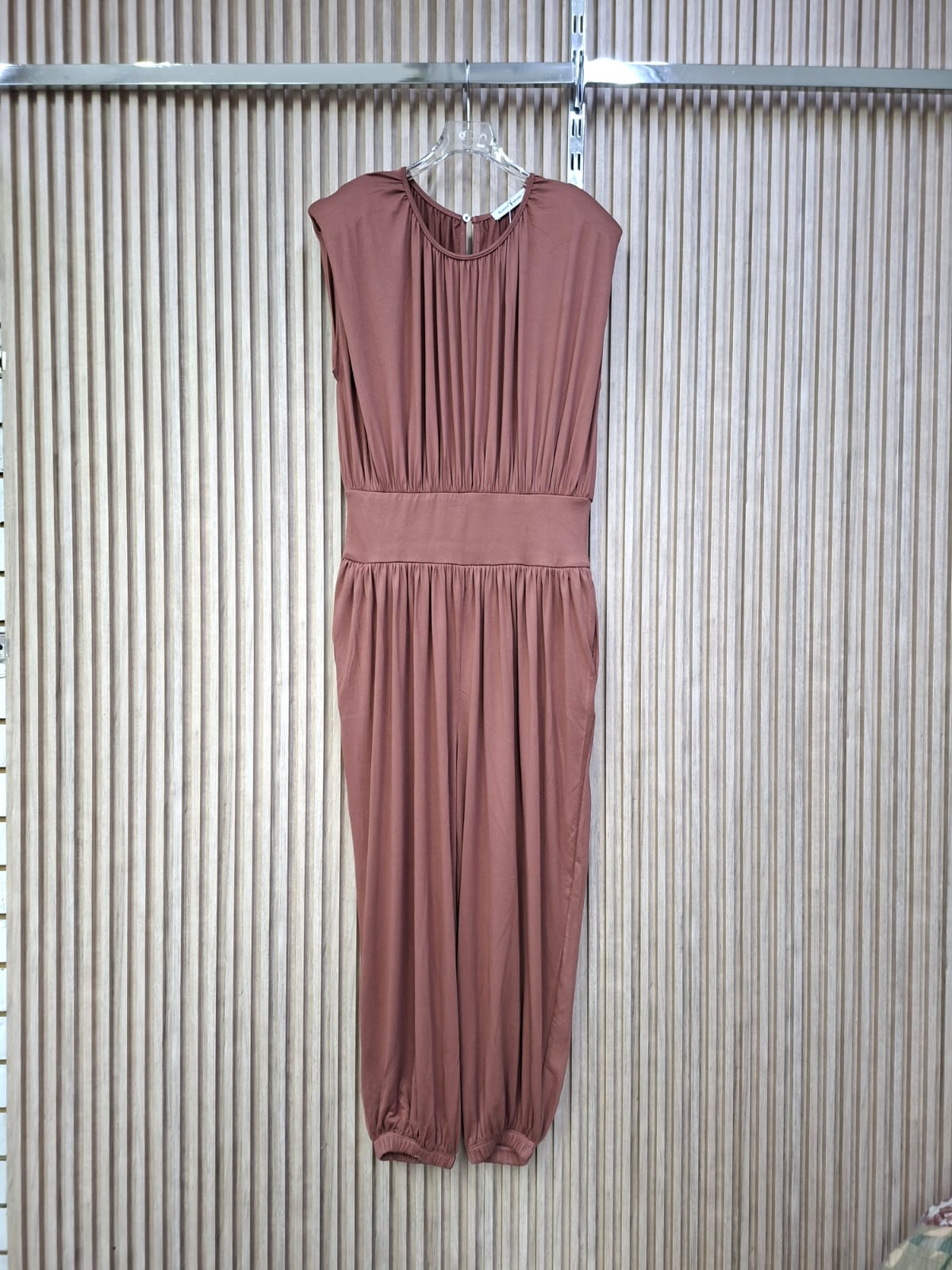 Palazzo Imperio Hombreras. Modelo Elegante Y Comodo, Que Te Hara Sentir Libre, Poderosa Y Fresca, Esta Hecho De Tela Brush Calida Y Suave, Es Super Femenino, Ideal Para Eventos Donde Te Puedas Sentir Sofisticada.