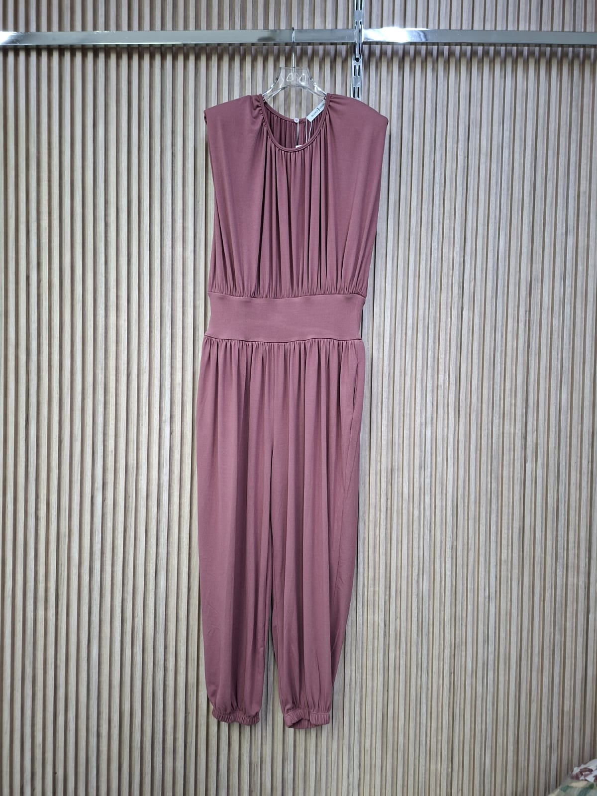 Palazzo Imperio Hombreras. Modelo Elegante Y Comodo, Que Te Hara Sentir Libre, Poderosa Y Fresca, Esta Hecho De Tela Brush Calida Y Suave, Es Super Femenino, Ideal Para Eventos Donde Te Puedas Sentir Sofisticada.