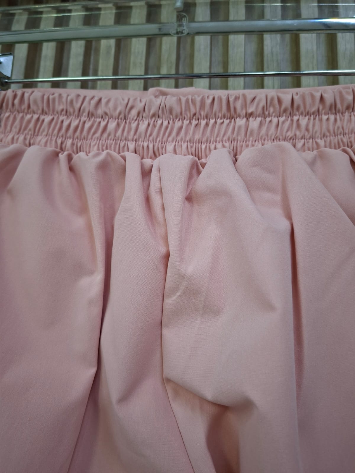 Set Noir Popelina Satin. Modelo Que Resalta El Equilibrio Entre La Sofisticacion Moderna Y La Versatilidad, Proyecta Mucha Seguridad Y Buen Gusto, Es Super Femenino Y De Silueta Favorecedora, De Tallas S/m Y G/XG.