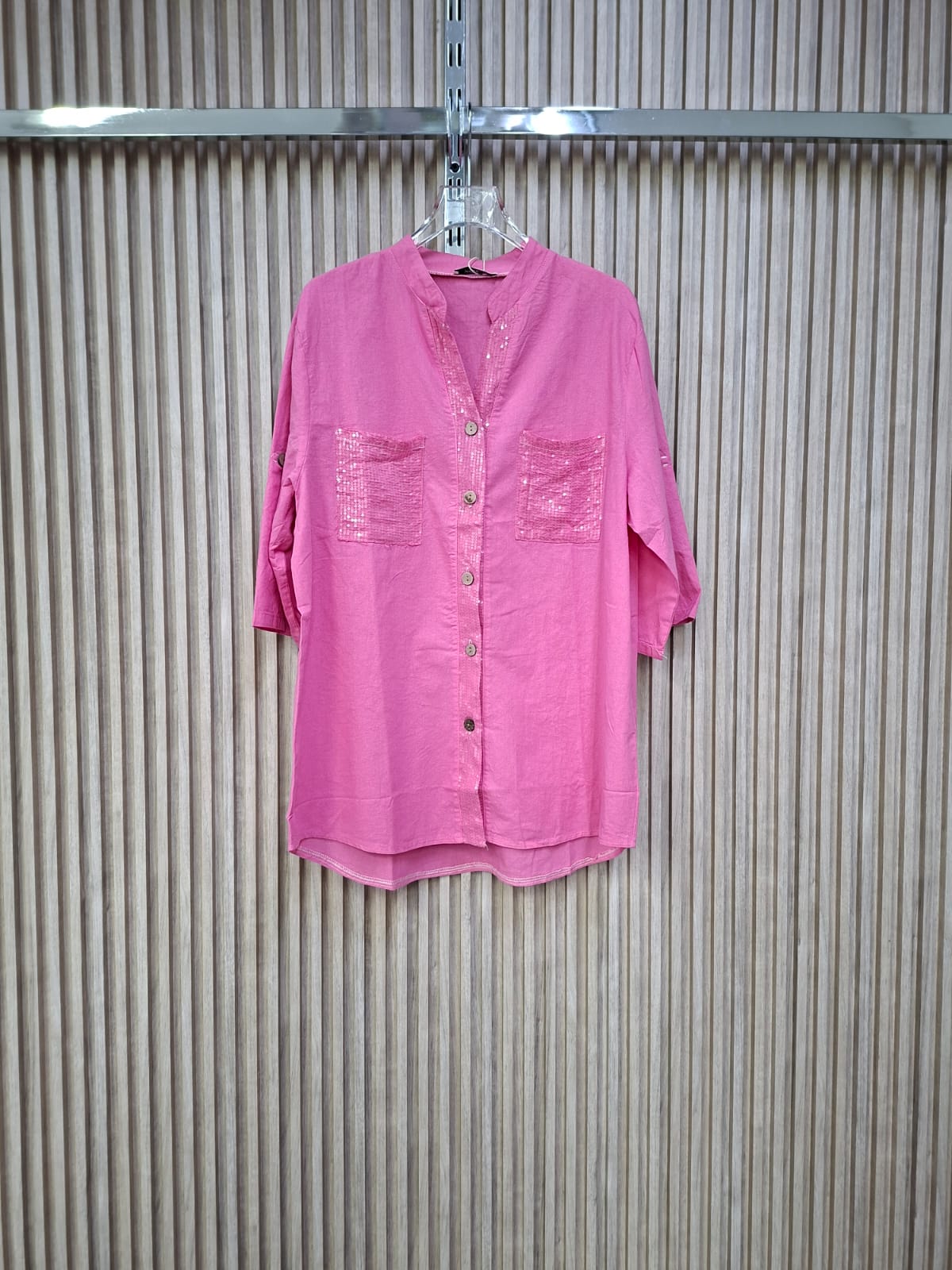 Camisa M5323BL Zafira. De Tela Manta Fresca, Con Un Estilo Clasico Y Tradicional, Super Fresco, Comodo, Versatil, Ideal Para Sentirte Tu Misma.