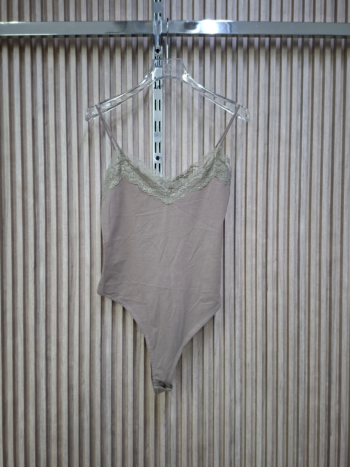 Body U1830 Rita. Con Detalle De Encaje, Muy Femenino, Casual, Chic Y Combinable.